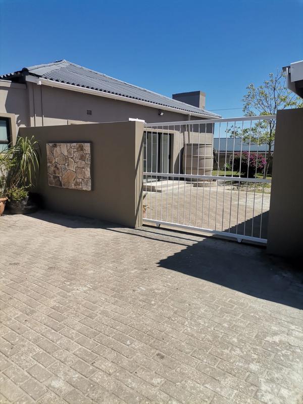 3 Bedroom Property for Sale in Albertinia Western Cape